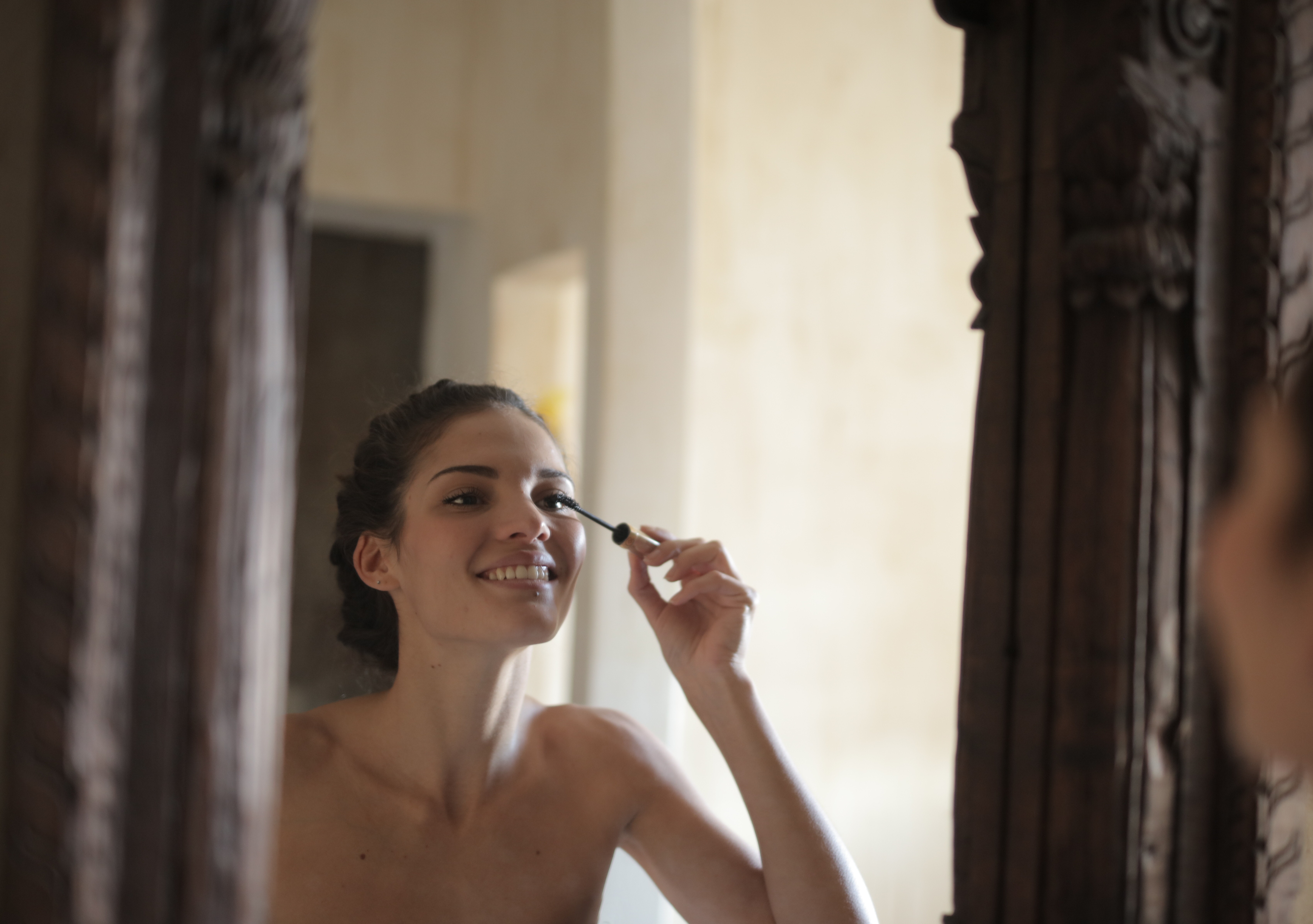 Blog: Expert Tips on How to Maintain Your Beauty Routine From Home